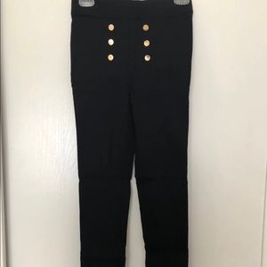 Woman’s skinny pants